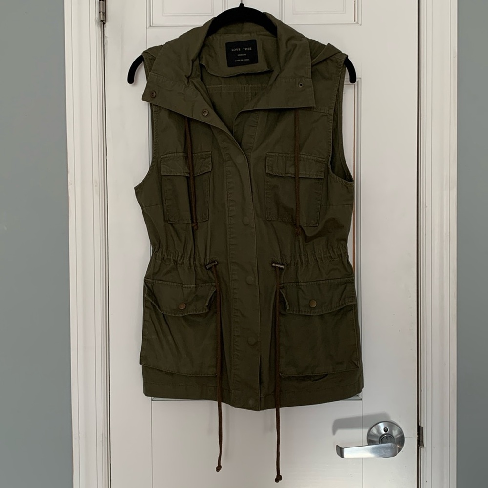 Love Tree sleeveless utility vest size medium